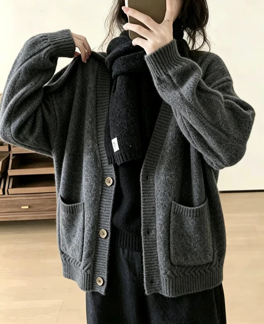 Oversized V-Neck Cardigan Women – Soft Knit Button-Up Sweater with Pockets, Relaxed Fall Layering