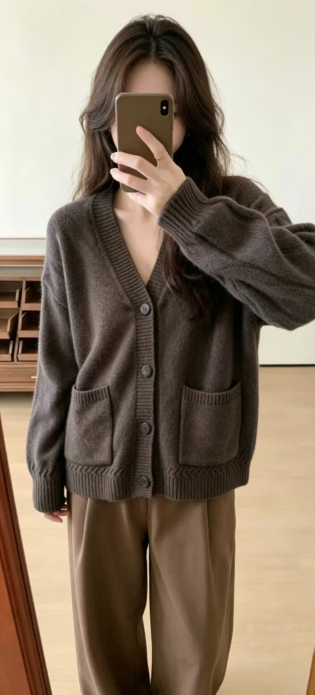 Oversized V-Neck Cardigan Women – Soft Knit Button-Up Sweater with Pockets, Relaxed Fall Layering