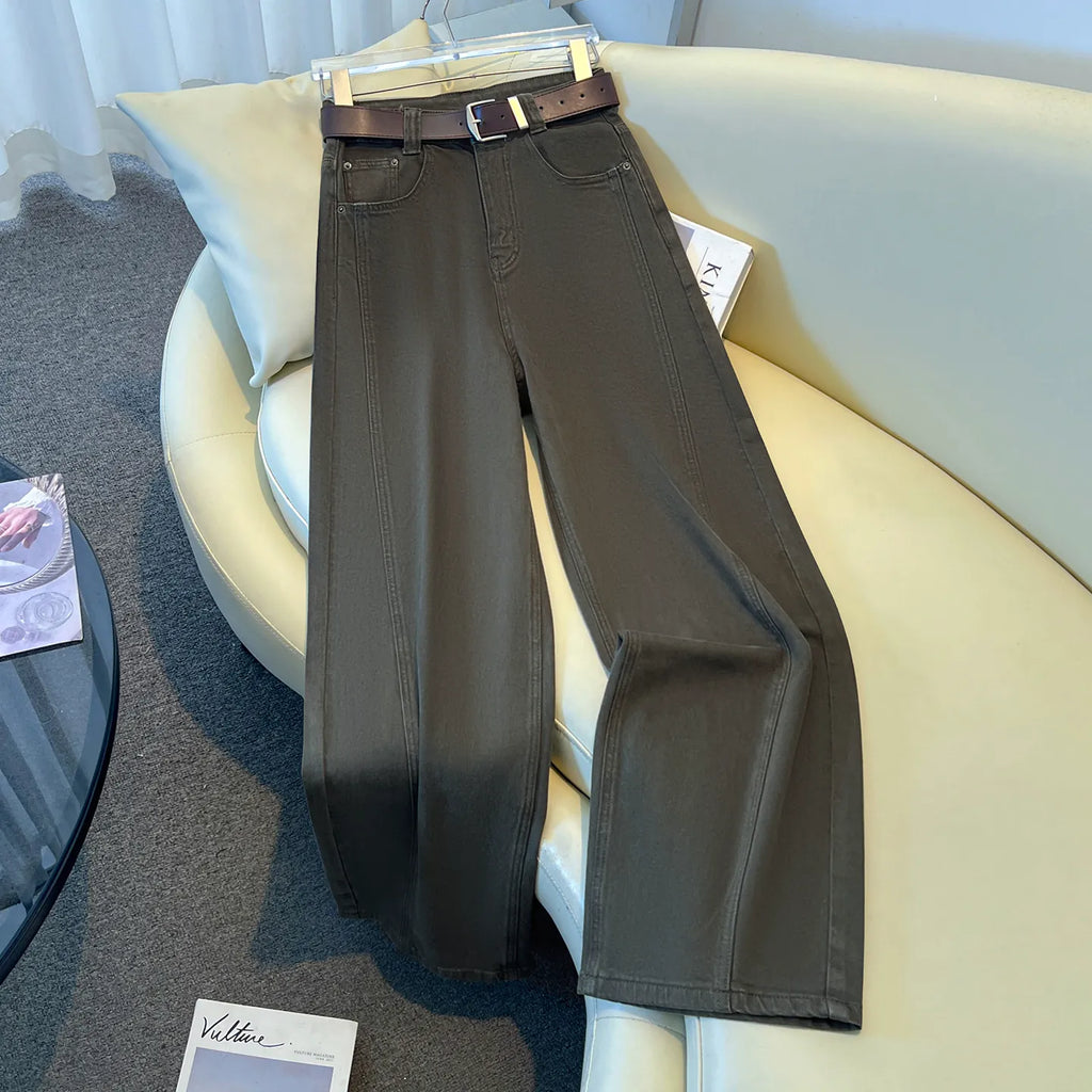 高端奶茶色直筒牛仔裤女秋冬2026新款流行宽松显瘦休闲弯刀阔腿裤