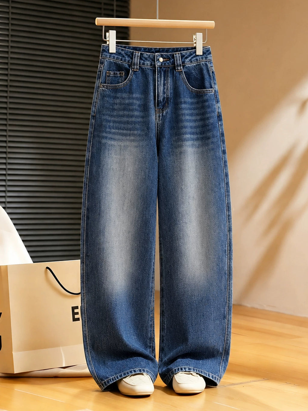 Retro and old washed jeans for women's 2026 autumn new small loose hip covering nine-point wide-leg scimitar pants