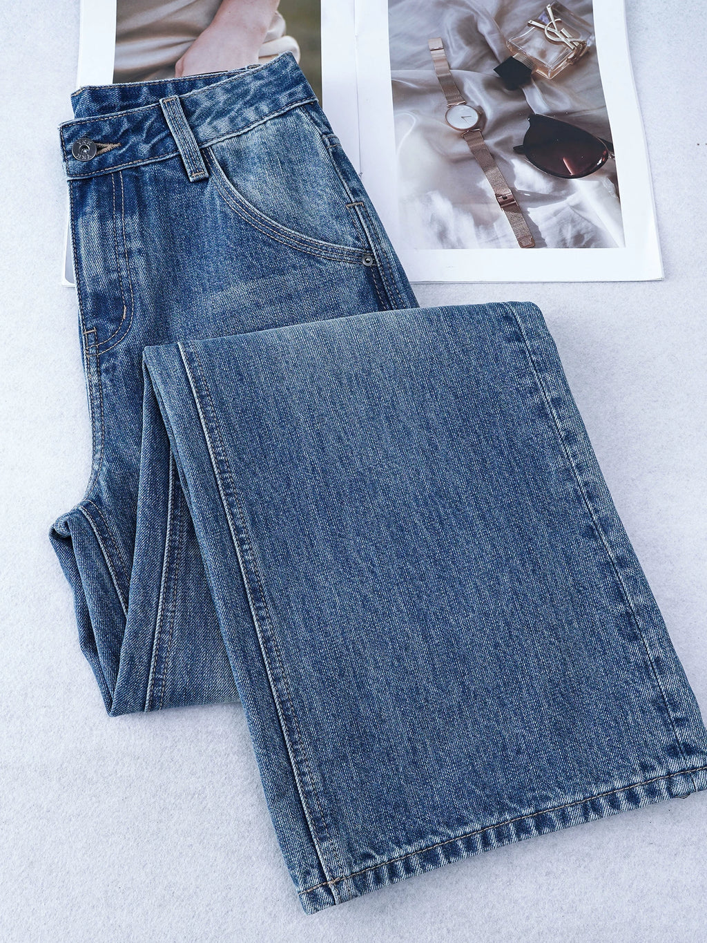 Retro old wide-leg jeans women's 2026 autumn new small loose drape and thin versatile straight-leg pants