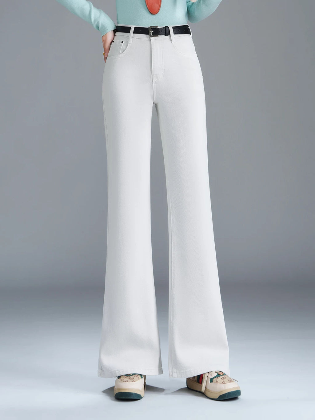 Coffee color does not stick to the legs, thin and slightly pulled jeans for women's 2026 autumn new Korean version of high-waisted slim-fitting elastic flared pants