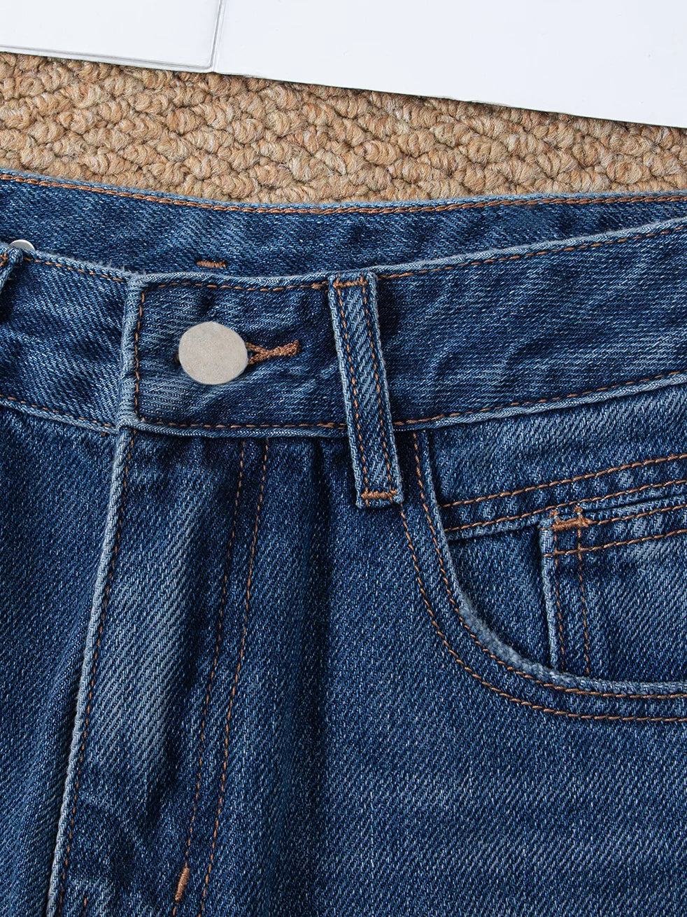 Autumn high-waisted wide-leg jeans women's 2026 new models are popular this year, thin and versatile Korean version of simple straight pants