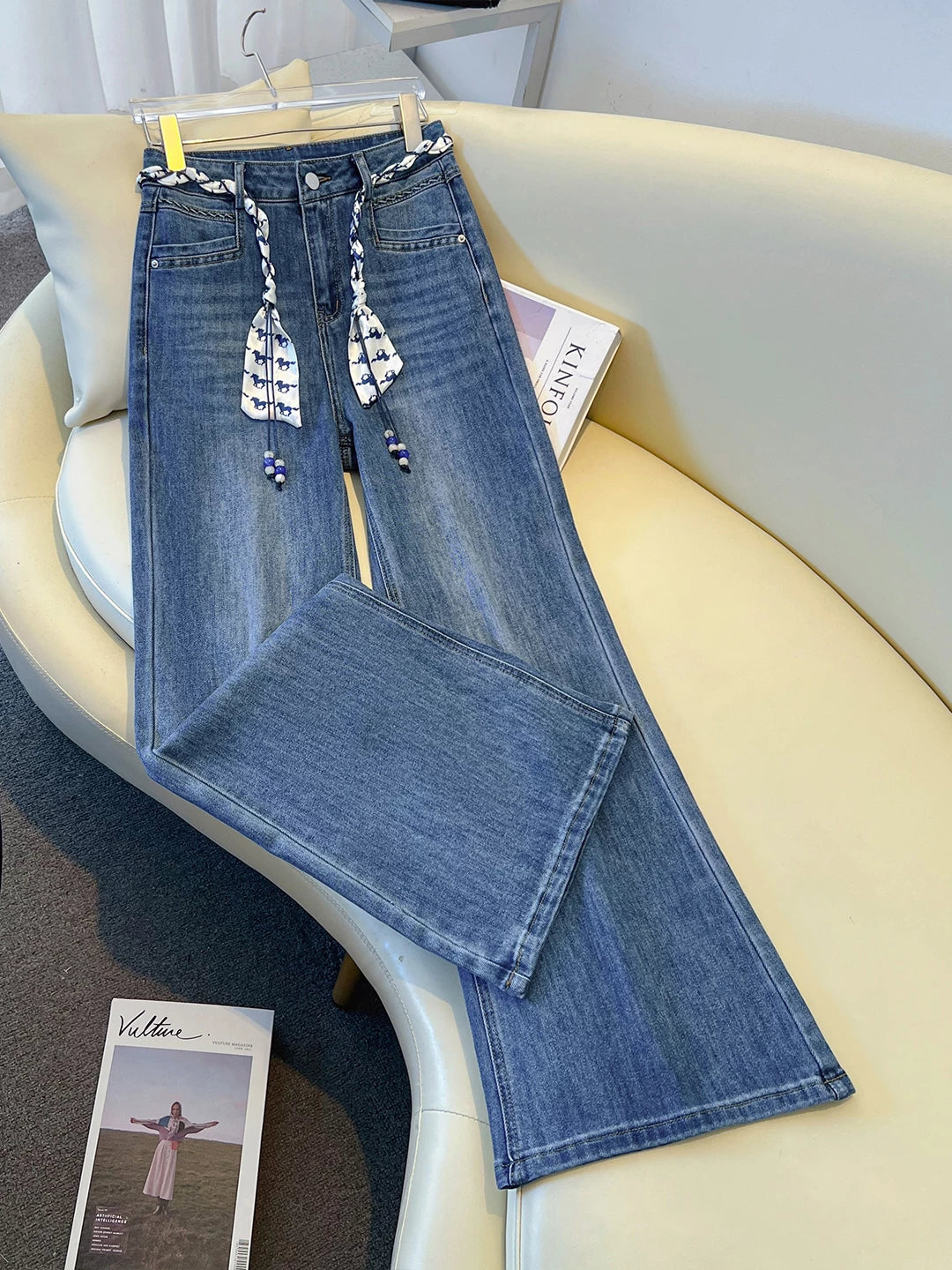 Korean version of high-waisted retro tube-pulled jeans women's 2026 autumn new super-fire elastic and thin straight horn trousers