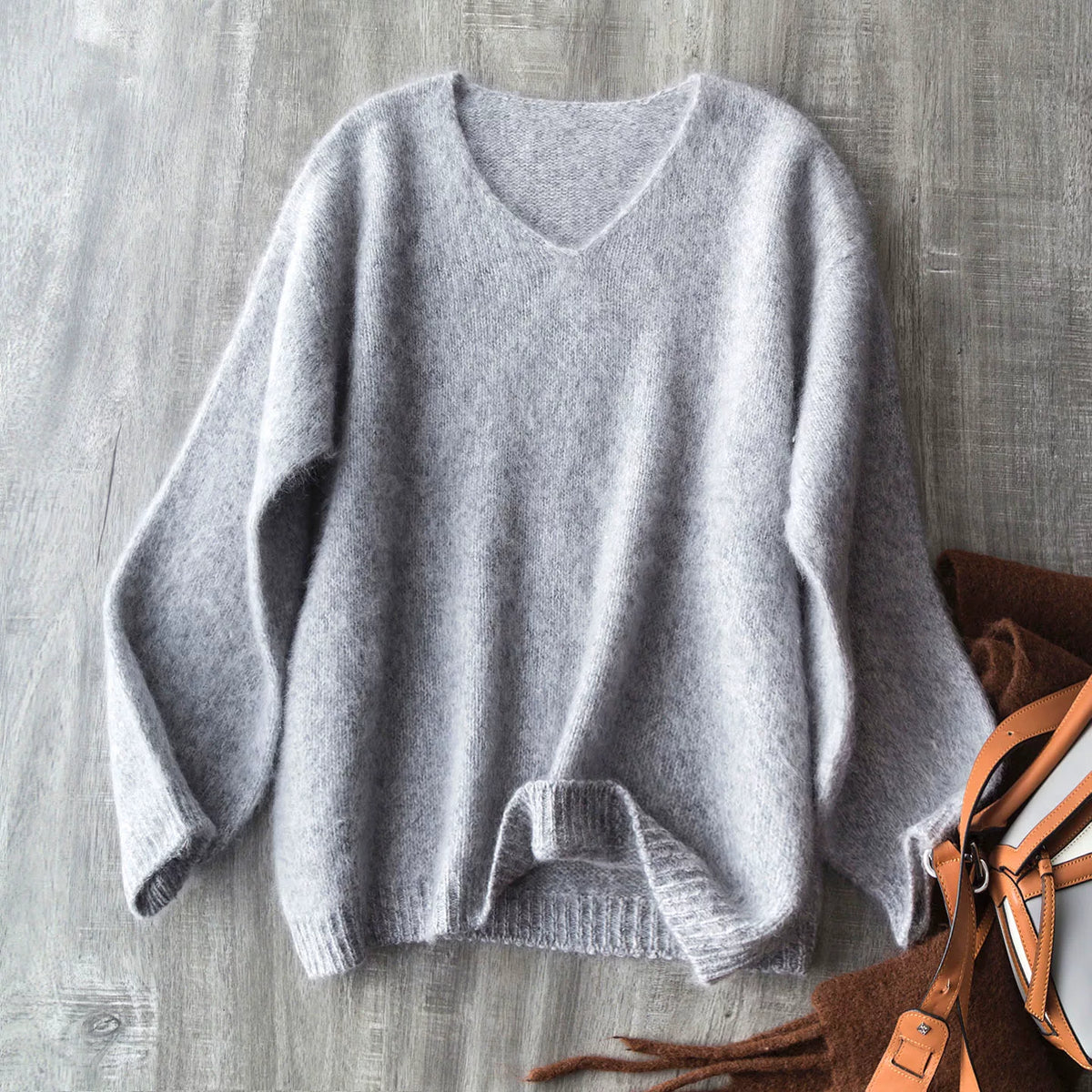 Top-tier ~ Very strong fuzzy feel ~ Premium cloud-like brushed cashmere and wool blend, cozy loose-fit sweater