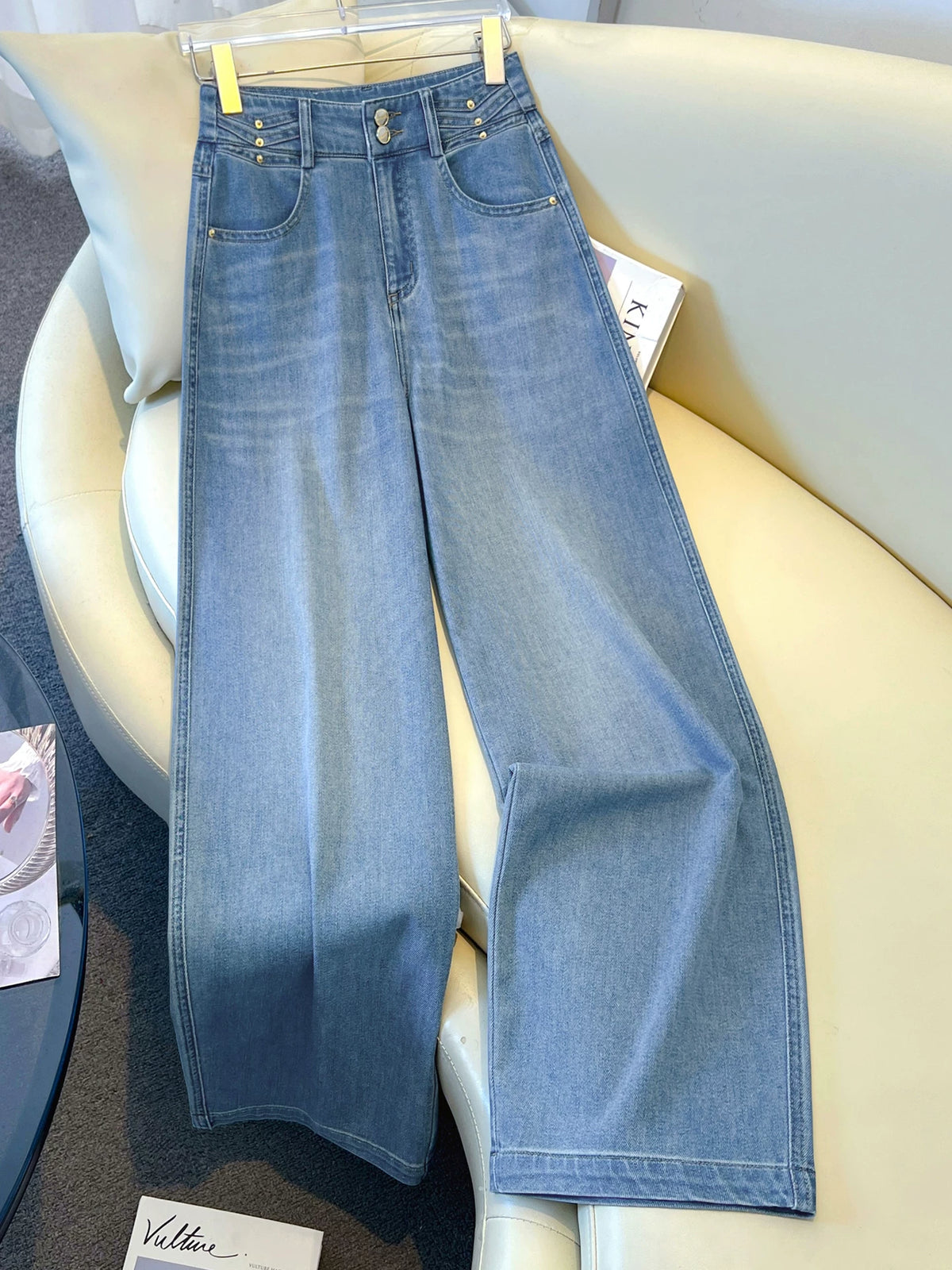 浅蓝色高腰直筒牛仔裤女夏日薄款2026新款显瘦垂感百搭窄版直筒裤