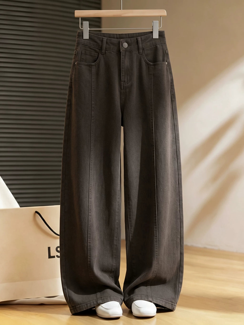 Retro coffee wide-leg scimitar pants women's 2026 autumn and winter new rear elastic waist loose drape straight overalls