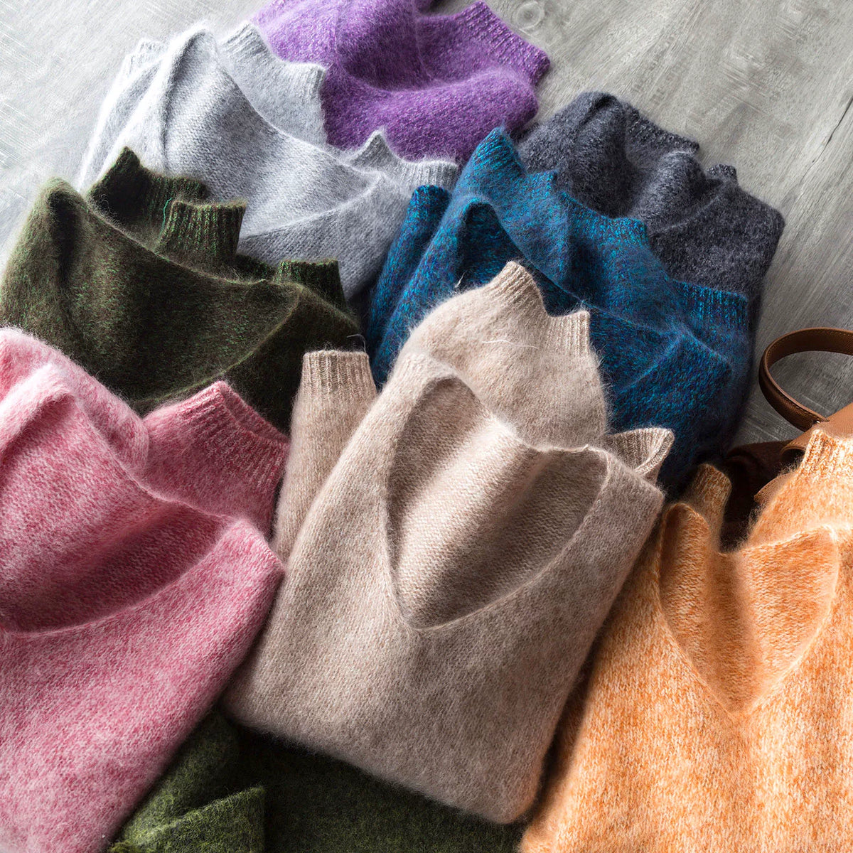 Top-tier ~ Very strong fuzzy feel ~ Premium cloud-like brushed cashmere and wool blend, cozy loose-fit sweater