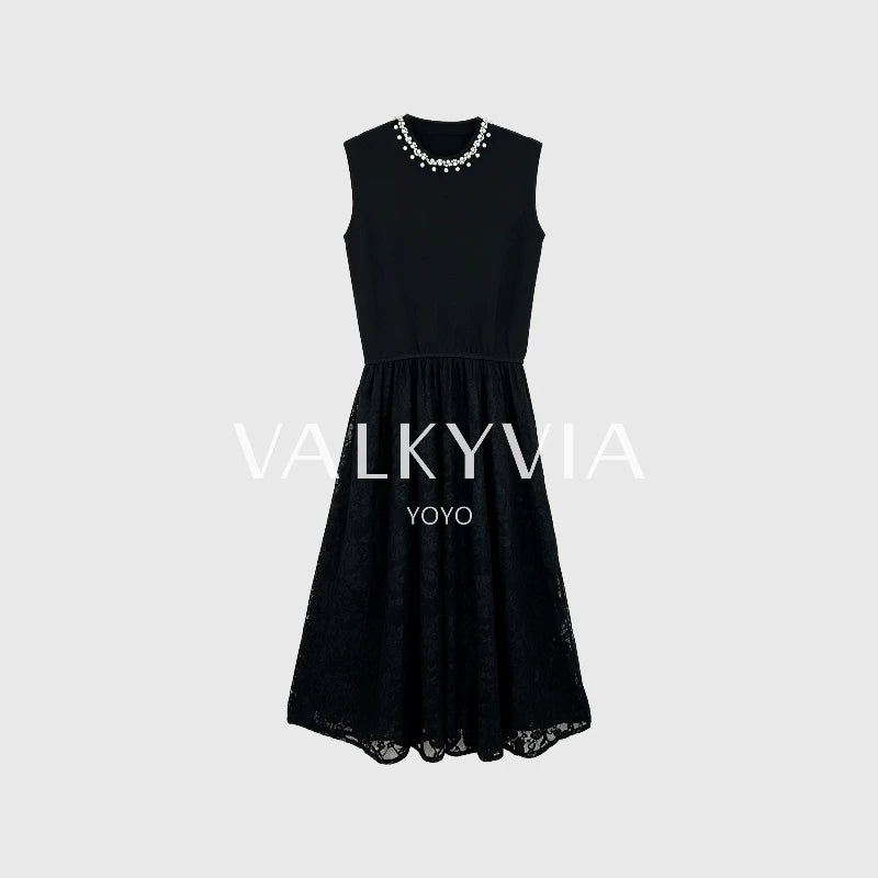 [Valkyvia/Yoyo] فستان أسود فاخر وبسيط بدون أكمام مزين بالخرز 263091