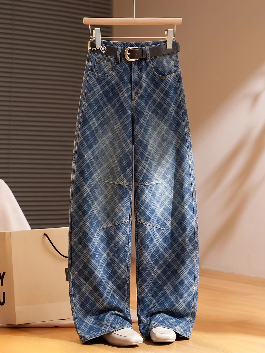 Retro plaid scimitar jeans women's 2026 autumn new design sense loose and thin versatile casual wide-leg pants