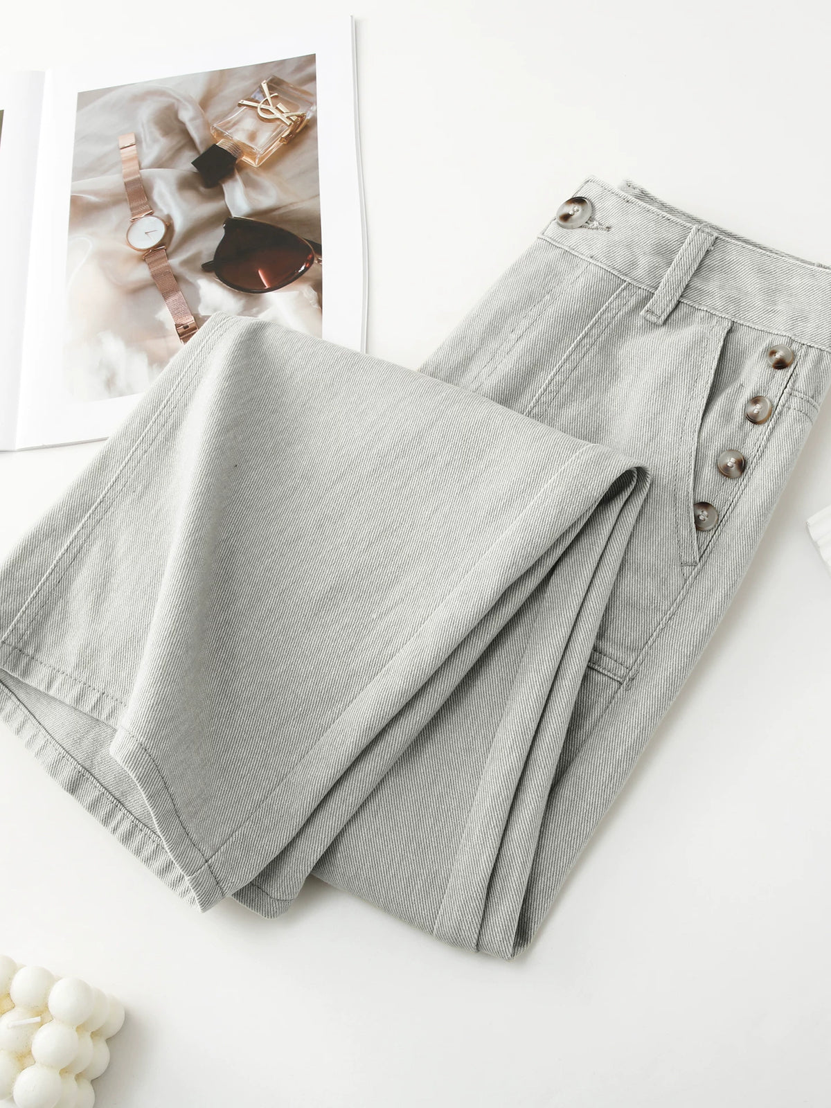 Korean-style buttoned design, slim-fit wide-leg jeans for women's 2026 fall new small-size high-waisted thin straight-leg pants