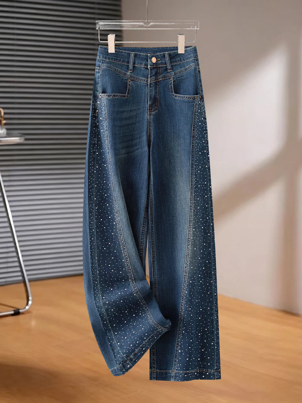 High-waisted hot diamond straight-leg jeans for women's 2026 autumn new models, great-looking super-fire loose drape and thin wide-leg pants