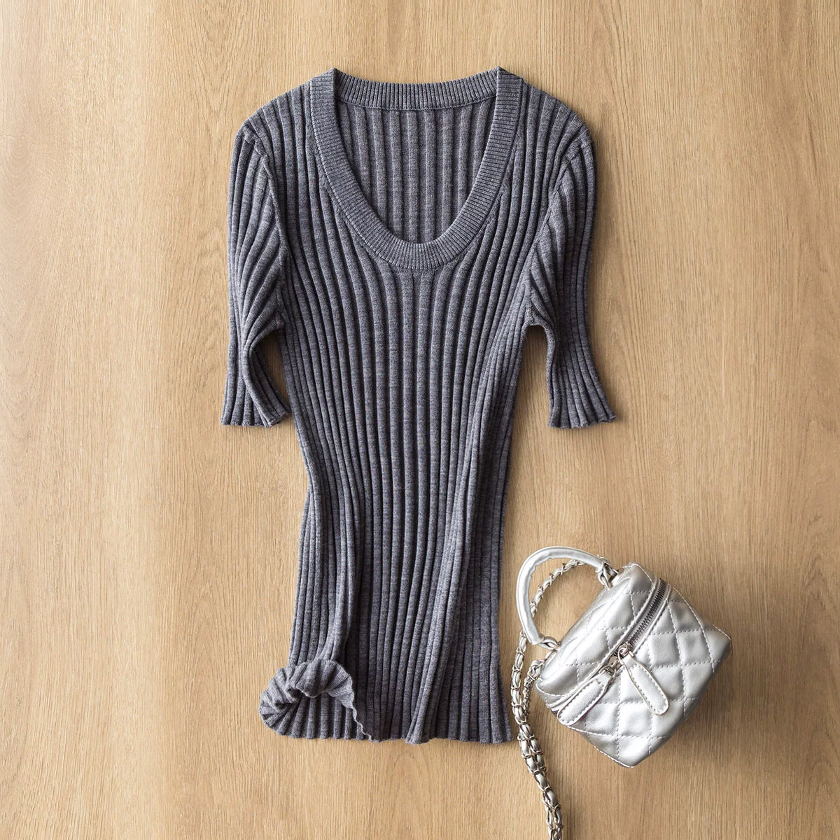 Sen Huxi Fine-Spun Extra-Fine Wool Elegant Minimalist Textured Slimming Vertical-Ribbed Half-Sleeve Spoon-Neck Sophisticated Lightweight Knit Top