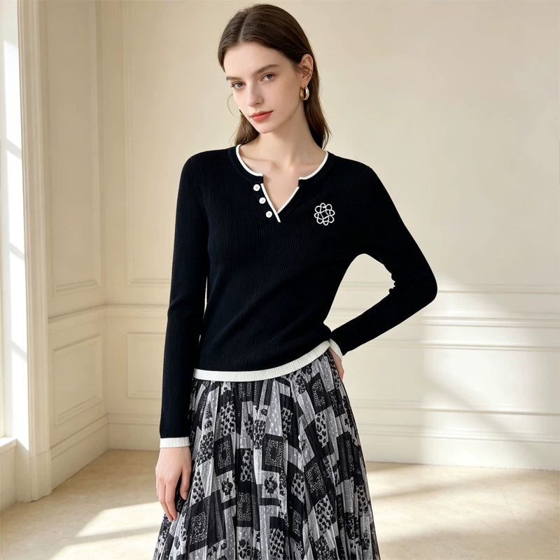 [Mina Exclusive] Sheep wool flower embroidery contrasting color trim V-neck knitted shirt M2506058