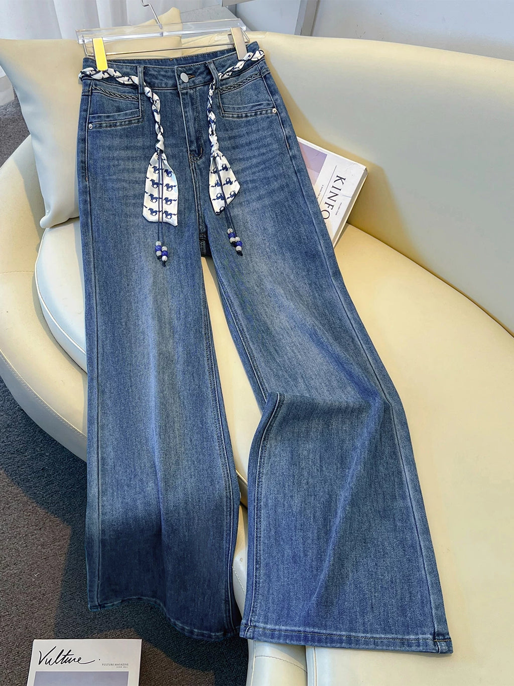 Korean version of high-waisted retro tube-pulled jeans women's 2026 autumn new super-fire elastic and thin straight horn trousers