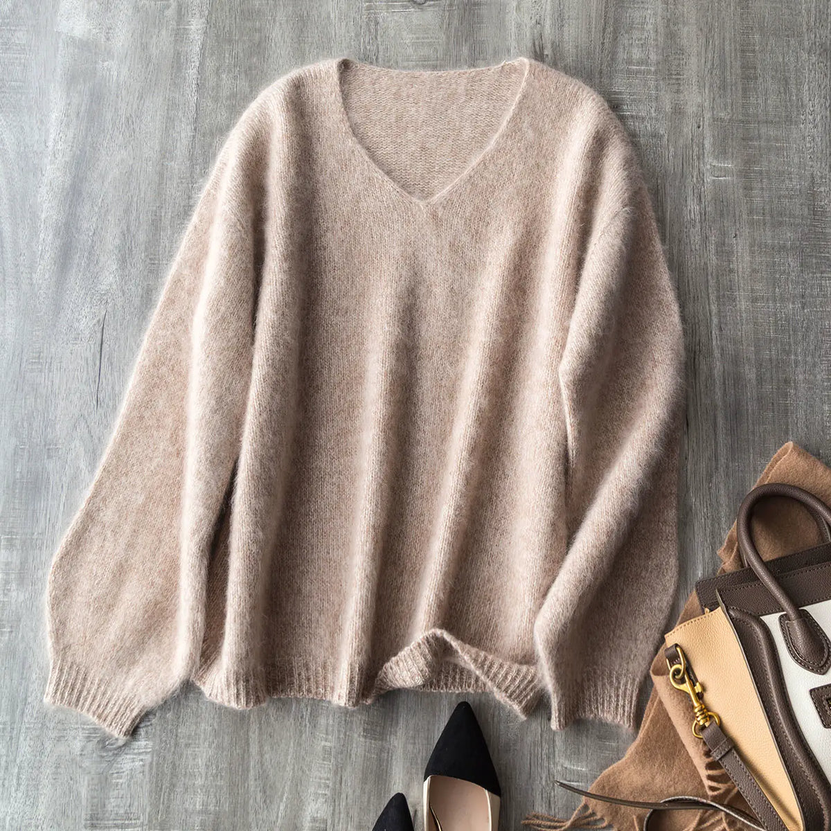 Top-tier ~ Very strong fuzzy feel ~ Premium cloud-like brushed cashmere and wool blend, cozy loose-fit sweater