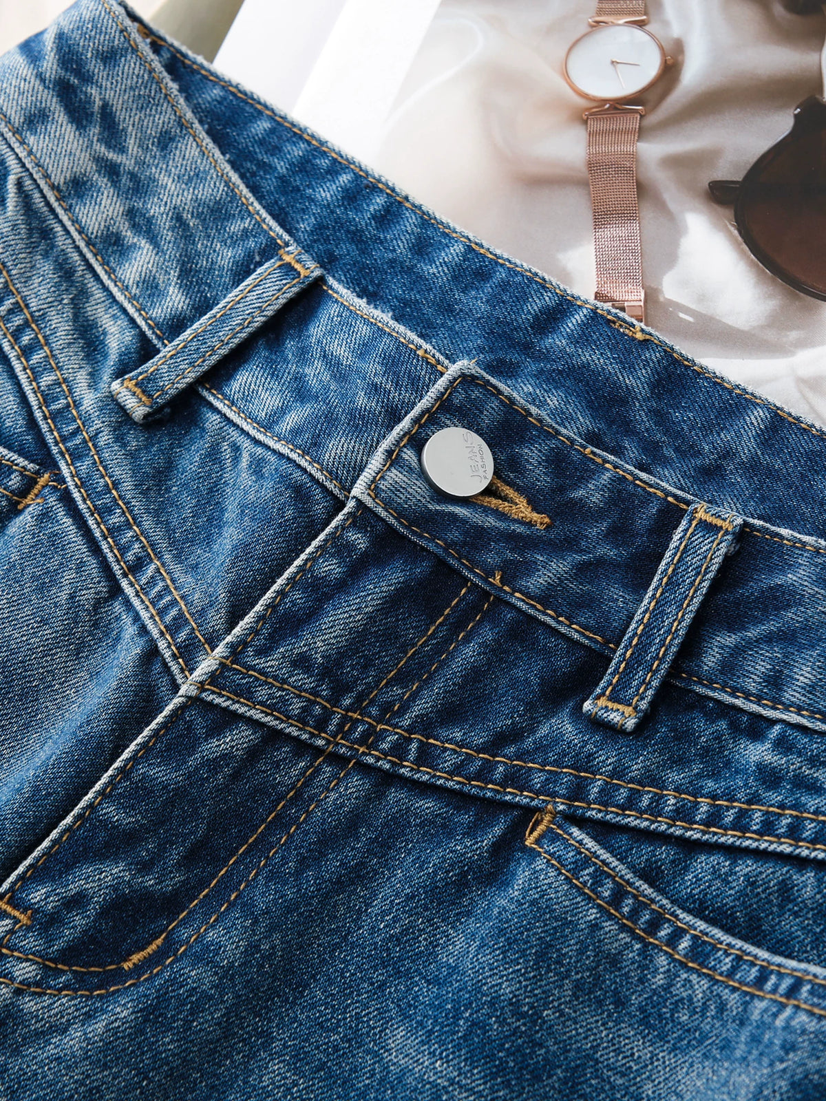 Korean small man high waist slightly pulled jeans women's 2026 autumn new models do not stick to the legs and look thin versatile horn pants