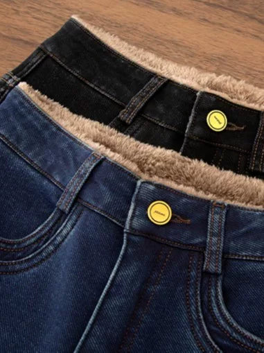 Black velvet jeans women's 2026 winter new thickened pencil boots slim and thin elastic pants