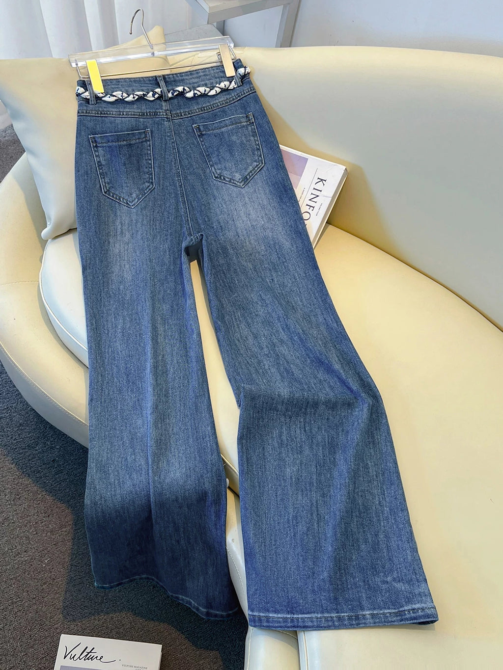Korean version of high-waisted retro tube-pulled jeans women's 2026 autumn new super-fire elastic and thin straight horn trousers