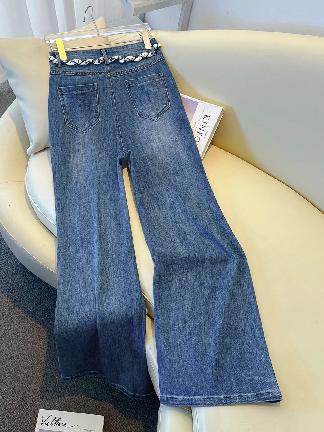 Korean version of high-waisted retro tube-pulled jeans women's 2026 autumn new super-fire elastic and thin straight horn trousers