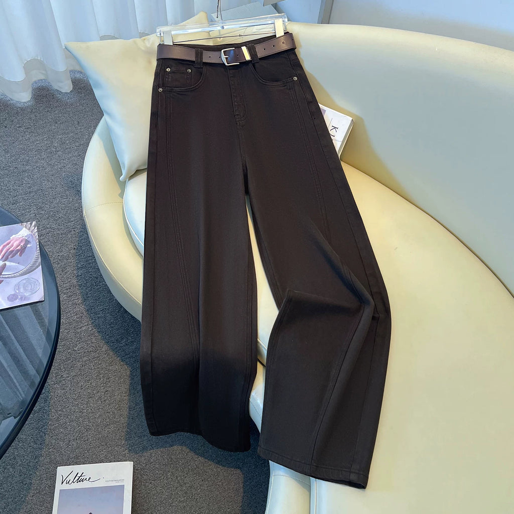 高端奶茶色直筒牛仔裤女秋冬2026新款流行宽松显瘦休闲弯刀阔腿裤