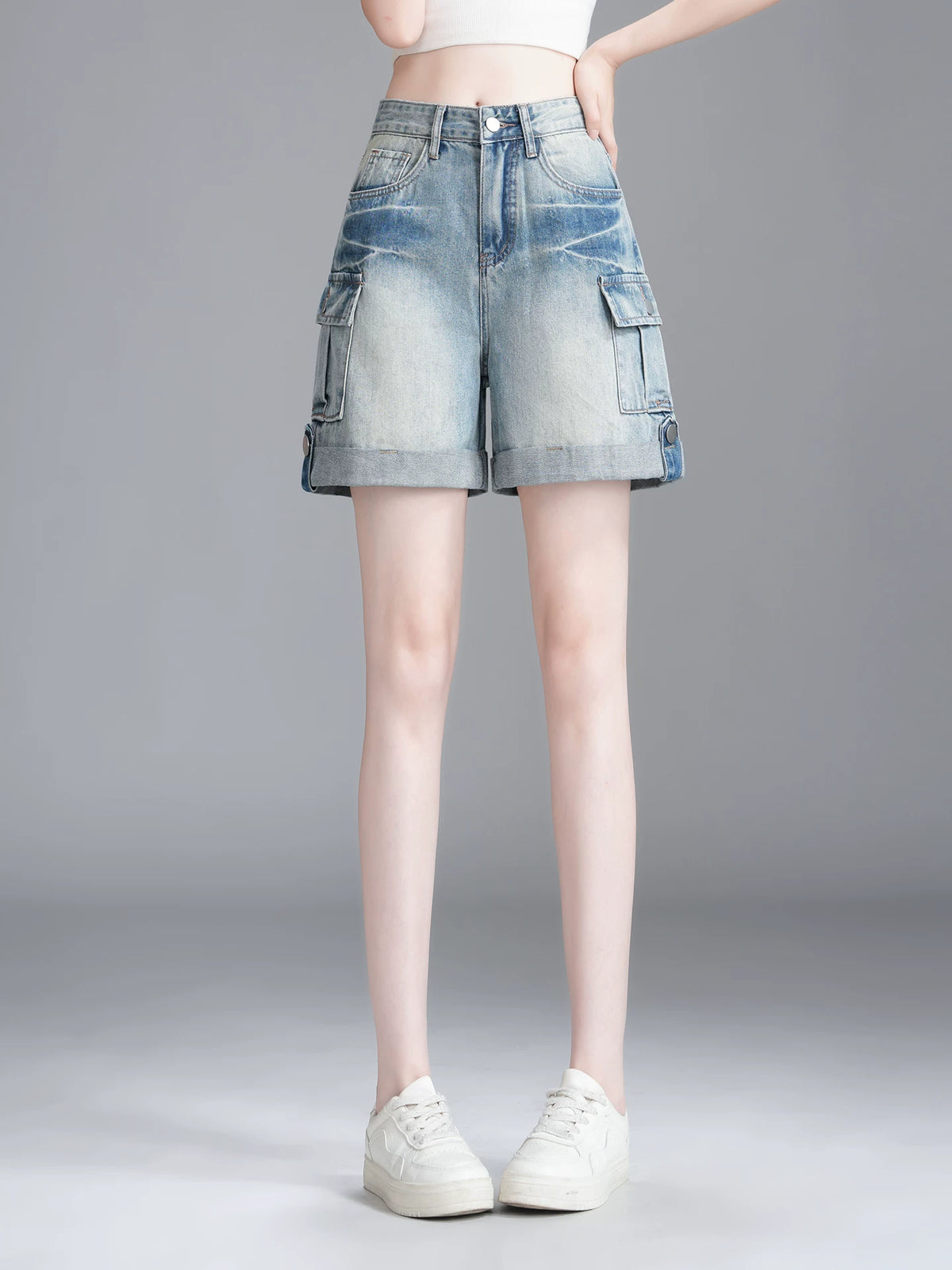 Light-colored tooling denim shorts women's 2026 summer new multi-pocket crimping design high-waisted loose wide-leg pants