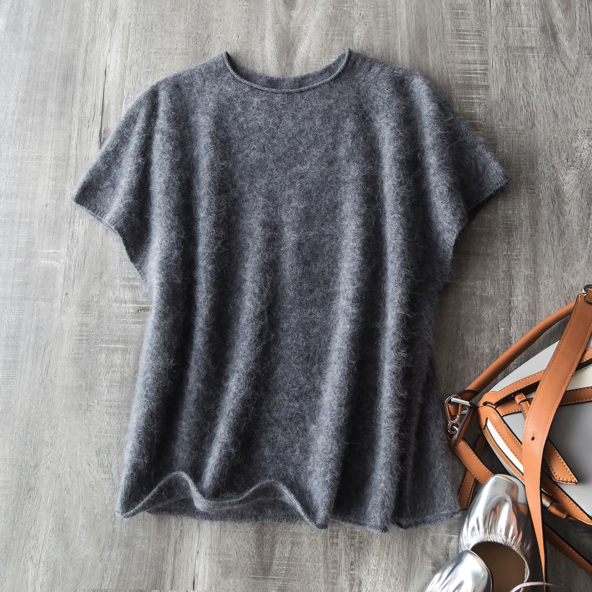 Early Bird Perk~Cloud Napping~Seamless One-Piece Silk Cashmere Wool Brushed Curly-Hem Crew Neck Short-Sleeve Knit Top